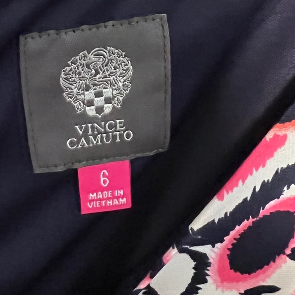 Vince Camuto short sleeve dress - Picture 2 of 3